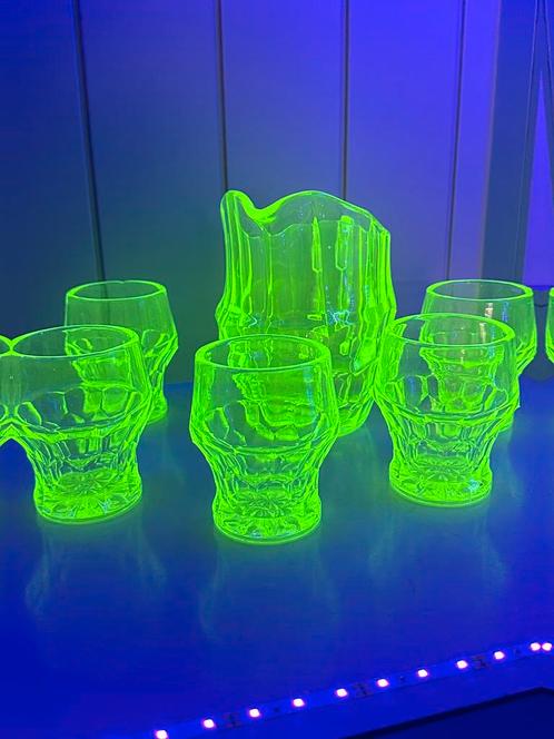 Uniek uranium set, Antiek en Kunst, Antiek | Glaswerk en Kristal, Ophalen of Verzenden
