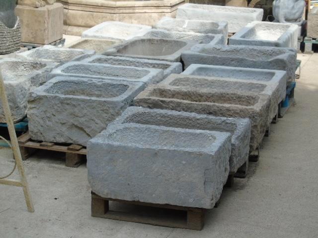 bac ou auge en pierre bleu , jardinière , grand choix !!, Jardin & Terrasse, Bacs à fleurs & Jardinières, Comme neuf, Pierre, Intérieur