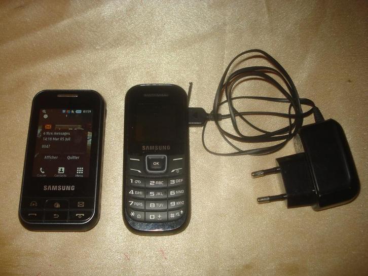 SAMSUNG GT-C3500 + SAMSUNG GT-E1200 Lot de 2 Gsm Vintage, Telecommunicatie, Mobiele telefoons | Samsung, Gebruikt, Overige modellen