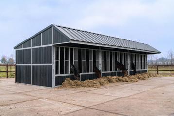 Complete buitenstal met 3 groepsstallen | Voerwanden | NIEUW beschikbaar voor biedingen
