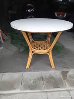 Table en rotin avec un plateau en bois blanc, Enlèvement