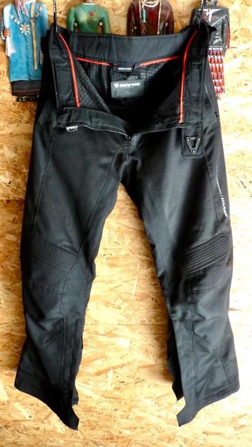 motor broek beschikbaar voor biedingen