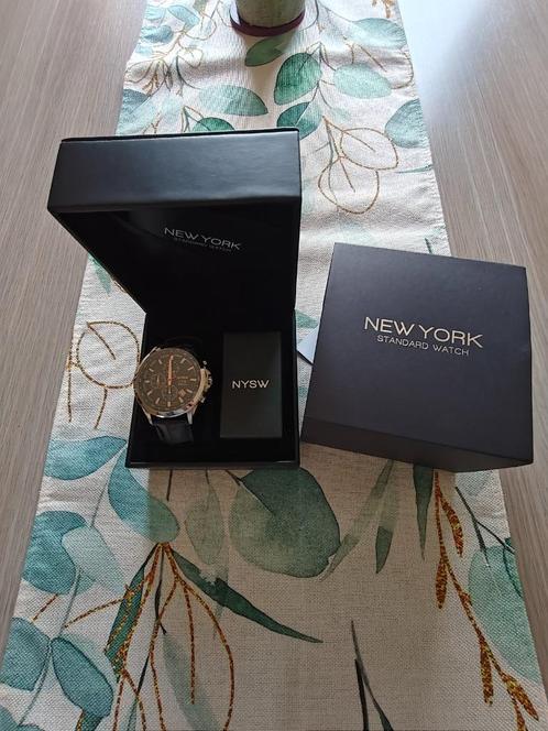 Herenhorloge merk New York (semi smartwatch), Bijoux, Sacs & Beauté, Montres connectées, Comme neuf, Android, Noir, Avancer d'un pas