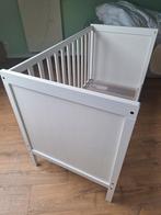 Sundvik ledikant / bed, Kinderen en Baby's, Babywiegjes en Ledikanten, Ophalen, Zo goed als nieuw, Ledikant