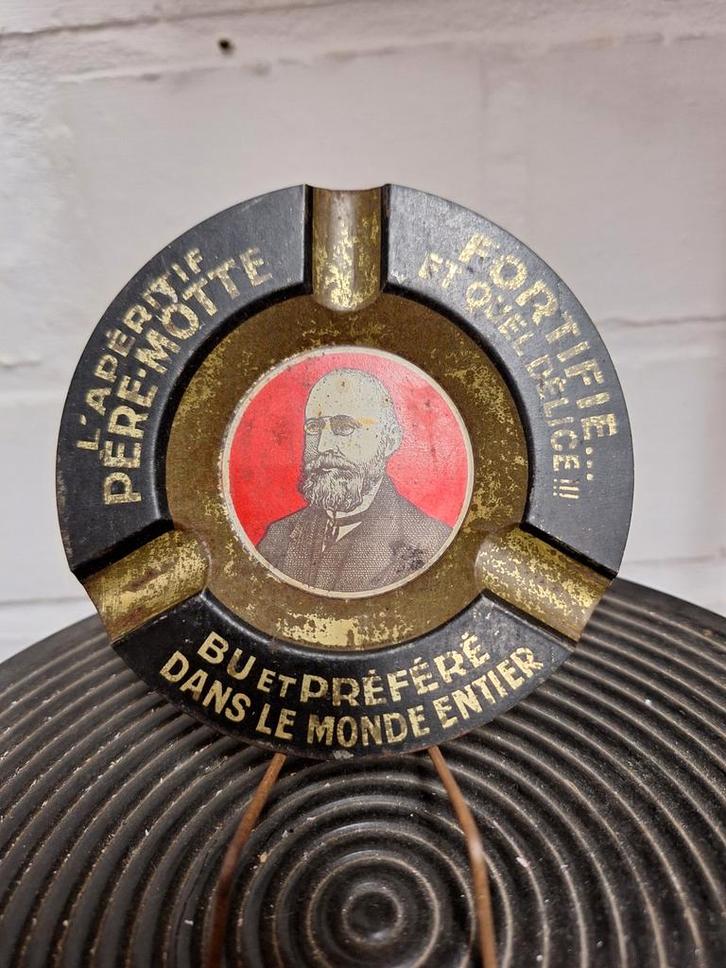 Cendrier publicitaire en tole pour apéritif Pere Motte, Collections, Marques & Objets publicitaires, Utilisé, Ustensile, Enlèvement ou Envoi