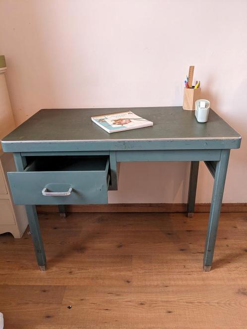 vintage metalen kinder bureau, Huis en Inrichting, Bureaus, Gebruikt, Bureau, Ophalen