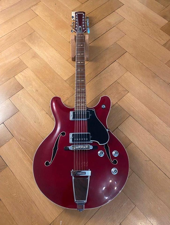 Très belle guitare vintage 12 cordes, Musique & Instruments, Instruments à corde | Guitares | Électriques, Comme neuf, Enlèvement