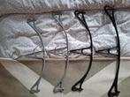 4 zwarte en grijze hangers voor rokken/broeken, Ophalen of Verzenden, Gebruikt, Kunststof, Volwassenen