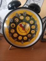 Retro klok wekker smiley 30cm hoog, Elektronische apparatuur, Wekkers, Ophalen of Verzenden, Gebruikt