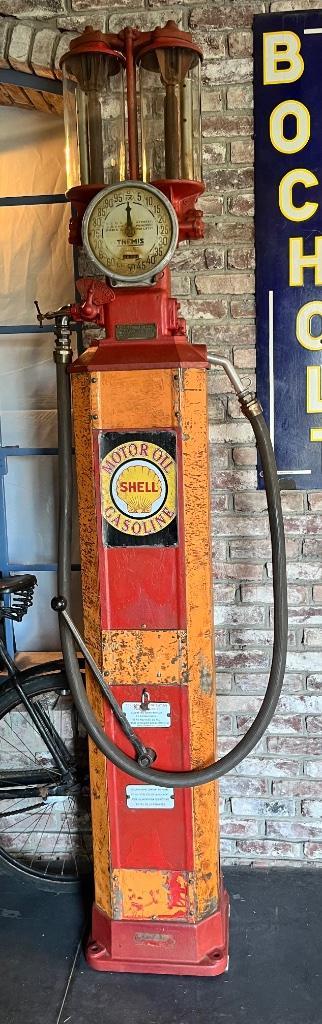 THEMIS Benzine pomp antiek beschikbaar voor biedingen