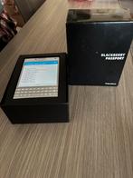 GEZOCHT! Wie kan een BlackBerry Passport Activeren??, Telecommunicatie, Mobiele telefoons | Blackberry, Ophalen, Nieuw, Wit, Touchscreen