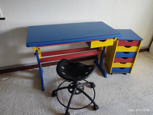 Bureau pour enfant + meuble à tiroirs ajustable, Enfants & Bébés, Chambre d'enfant | Tables & Chaises, Utilisé, Table(s), Enlèvement