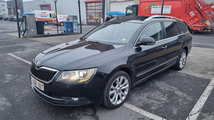 Skoda Superb 2 bwj 3/2015, Autos, Skoda, Entreprise, Superb, Attache-remorque, Diesel, Euro 5, Break, 4 portes, Boîte manuelle