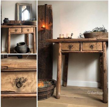 Tv-tafel met 2 laden van zeer oud hout beschikbaar voor biedingen