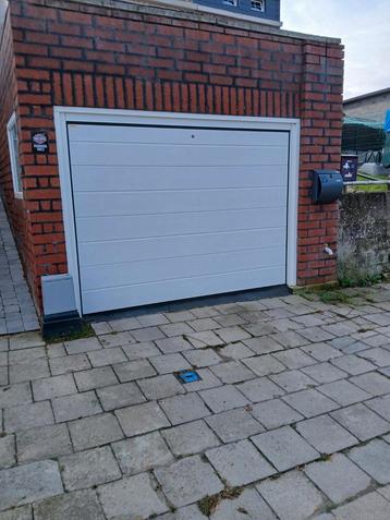 Woonhuis goed gelegen nabij hospitaal en alle winkels, Immo