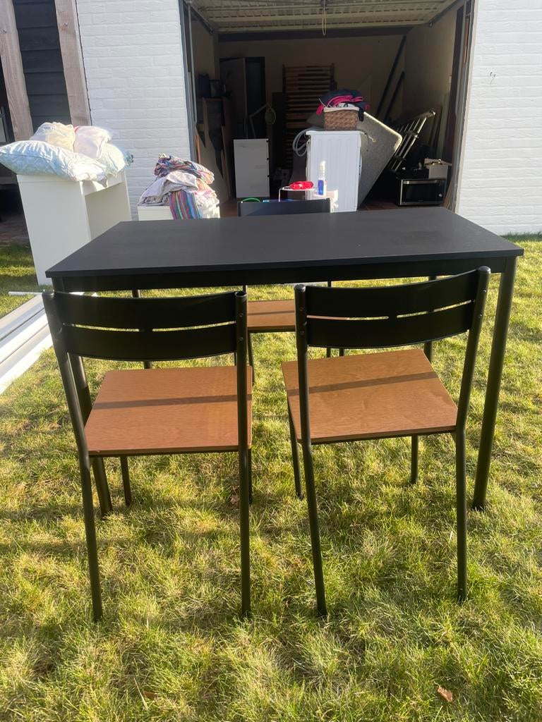 Zwarte houten tafel + 3 stoelen ( kan ook apart), Ophalen, 100 tot 150 cm, 50 tot 100 cm, Zo goed als nieuw