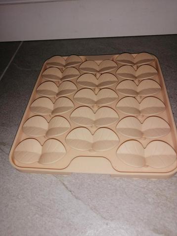 Honden verrijkingsmat  beschikbaar voor biedingen