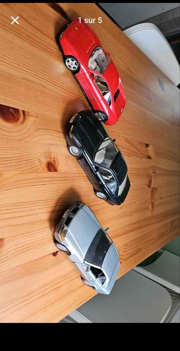 Vend 3 voitures de collection 1/18 Mercedes Ferrari bmw beschikbaar voor biedingen