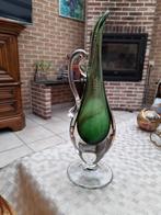 Antieke vintage groene Murano vaas op voet perfecte staat, Antiquités & Art, Antiquités | Verre & Cristal, Enlèvement ou Envoi