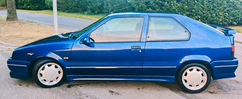 Renault 19 16V oldtimer bleu sport en superbe état, Autos, Oldtimers & Ancêtres, Particulier, ABS, Renault, Essence, Coupé, 3 portes