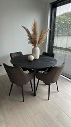 Ronde tafel te koop, Enlèvement