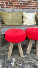 Tabouret en bois avec assise rouge, Maison & Meubles, Tabourets, Bois, Enlèvement, Neuf