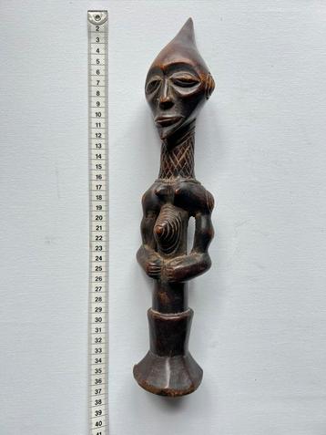 Statuette lulua fétiche africain beschikbaar voor biedingen