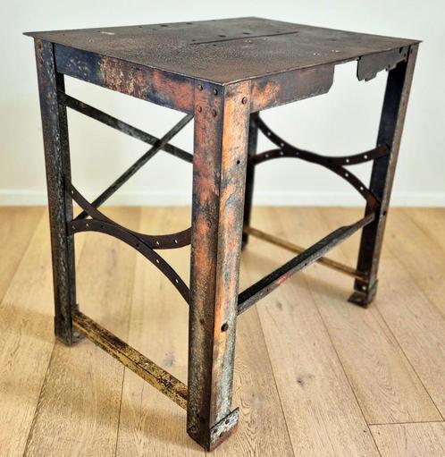 Kleine Metalen Werkbank Werktafel, Doe-het-zelf en Bouw, Werkbanken, Gebruikt, 70 tot 120 cm, Ophalen