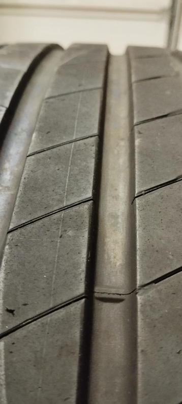 A vendre 4 pneus Bridgestone Turanza 17" beschikbaar voor biedingen