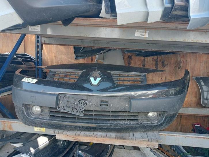 Voorbumper Renault Megane II 8200142001, Autos : Pièces & Accessoires, Carrosserie & Tôlerie, Pare-chocs, Renault, Avant, Utilisé