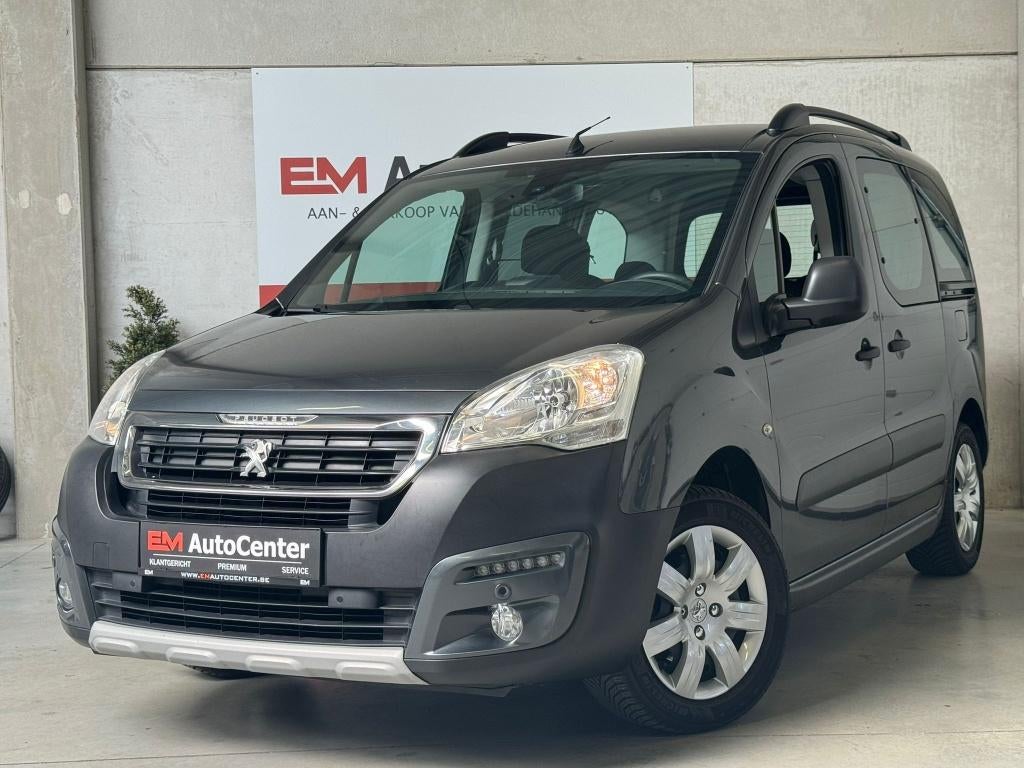 Peugeot Partner Tepee 1.2i Benzine 5pl Camera-GPS-Airco-Led, Autos, Peugeot, Entreprise, Achat, Partner, Caméra de recul, Essence