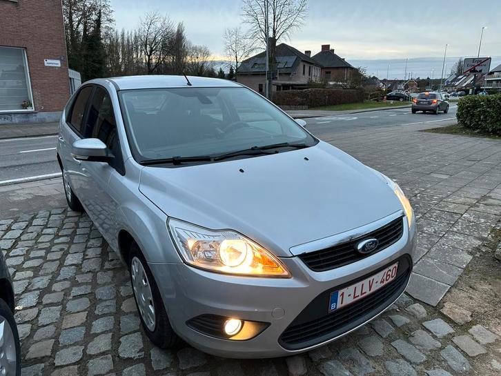 Ford focus automaat trekhaak 135.000km veel opties  100pk, Auto's, Ford, Particulier, Focus, ABS, Airbags, Airconditioning, Bluetooth