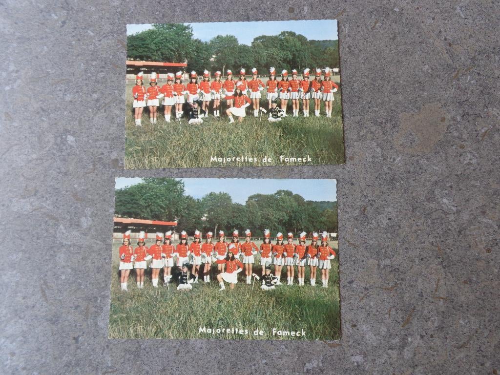 2 anciennes photos majorettes de Fameck France, Collections, Photos & Gravures, Enlèvement