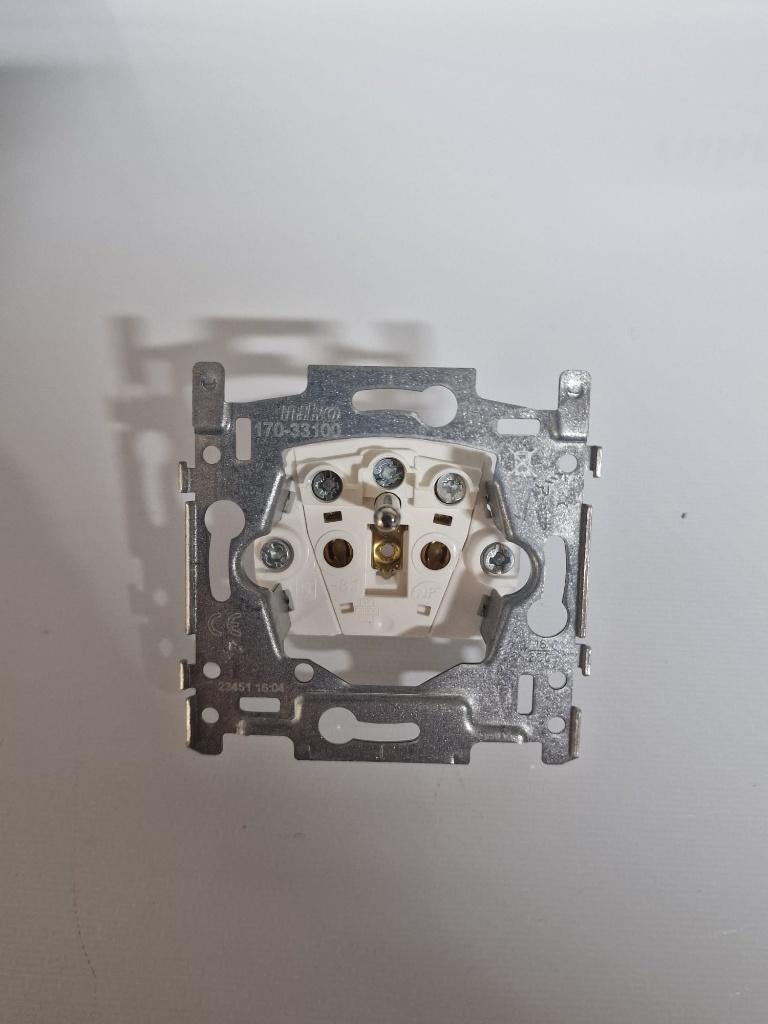 Niko stopcontact met aarding 28,5mm (170-33100) 17 stuks, Bricolage & Construction, Électricité & Câbles, Enlèvement, Neuf, Interrupteur