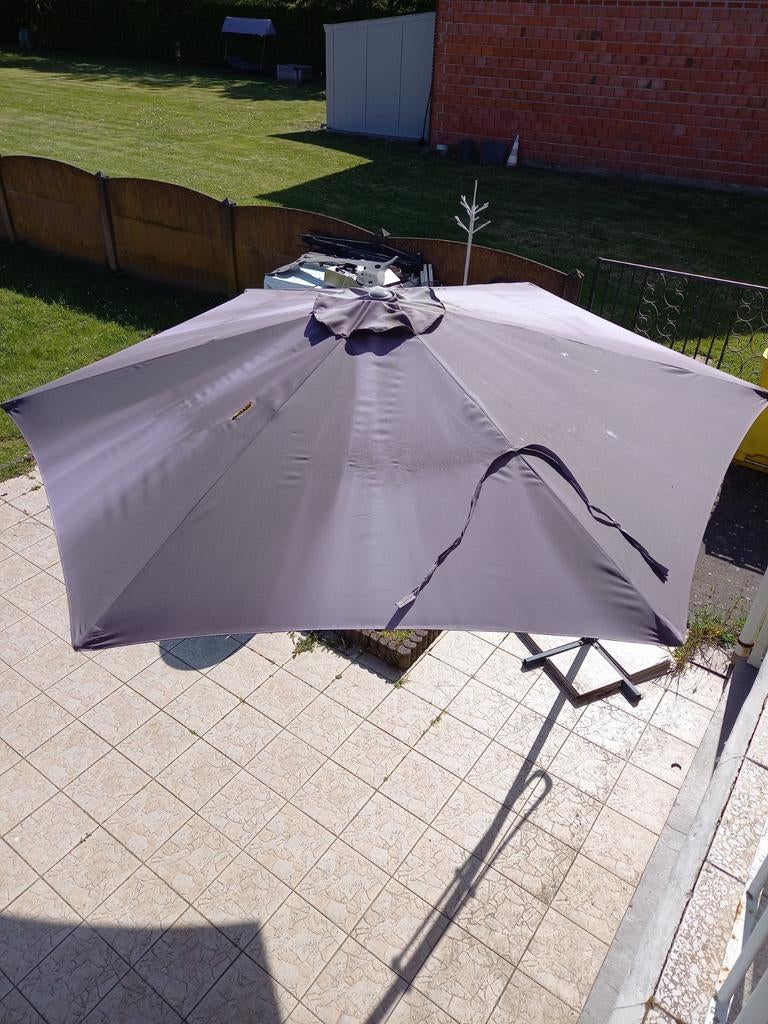 GROTE PARAPLU, Ophalen