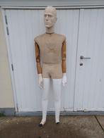 Oude mannequin pop, Ophalen