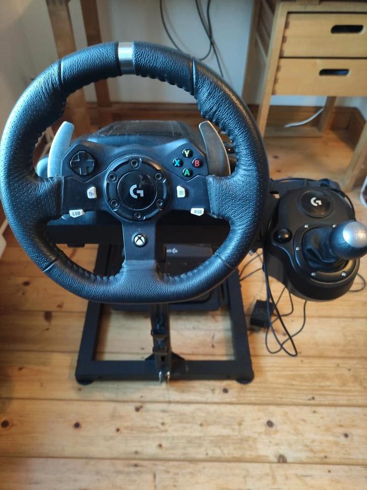 Logitech gaming stuur ( voor pc, Xbox en PlayStation ), Games en Spelcomputers, Spelcomputers | Xbox | Accessoires, Gebruikt, Ophalen of Verzenden