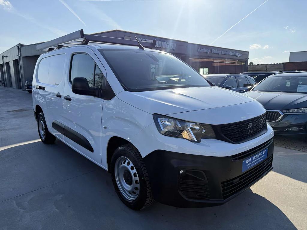Peugeot Partner 1.5 BLUEHDI XL L2 3 ZIT NAVI PDC CARPLAY DAK, Auto's, 75 kW, Stof, Gebruikt, 4 cilinders
