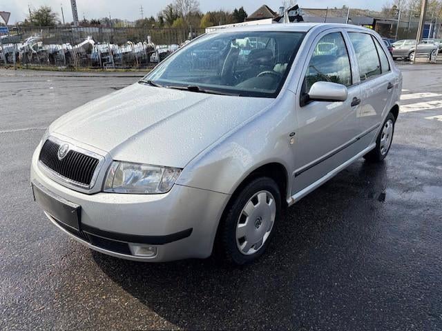 Skoda Fabia boîte automatique, Argent ou Gris, Achat, Entreprise, 5 portes