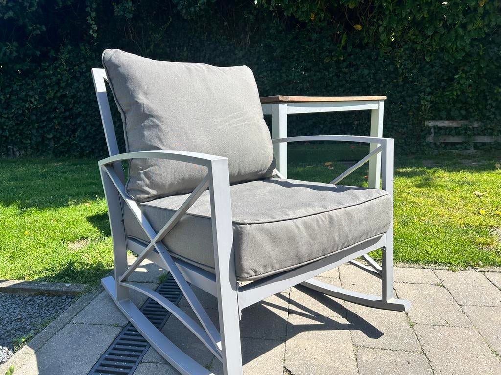 Schommelstoel en tafeltje, Tuin en Terras, Ophalen, Zo goed als nieuw, Aluminium