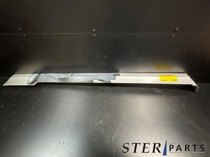 Bande décorative d'un Mercedes Vito, Autos : Pièces & Accessoires, Carrosserie & Tôlerie, Mercedes-Benz, Utilisé, 3 mois de garantie