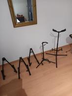 5 gitaarstatieven waarvan 1 dubbel, Musique & Instruments, Pieds, Enlèvement, Utilisé, Pied pour instrument, Guitare