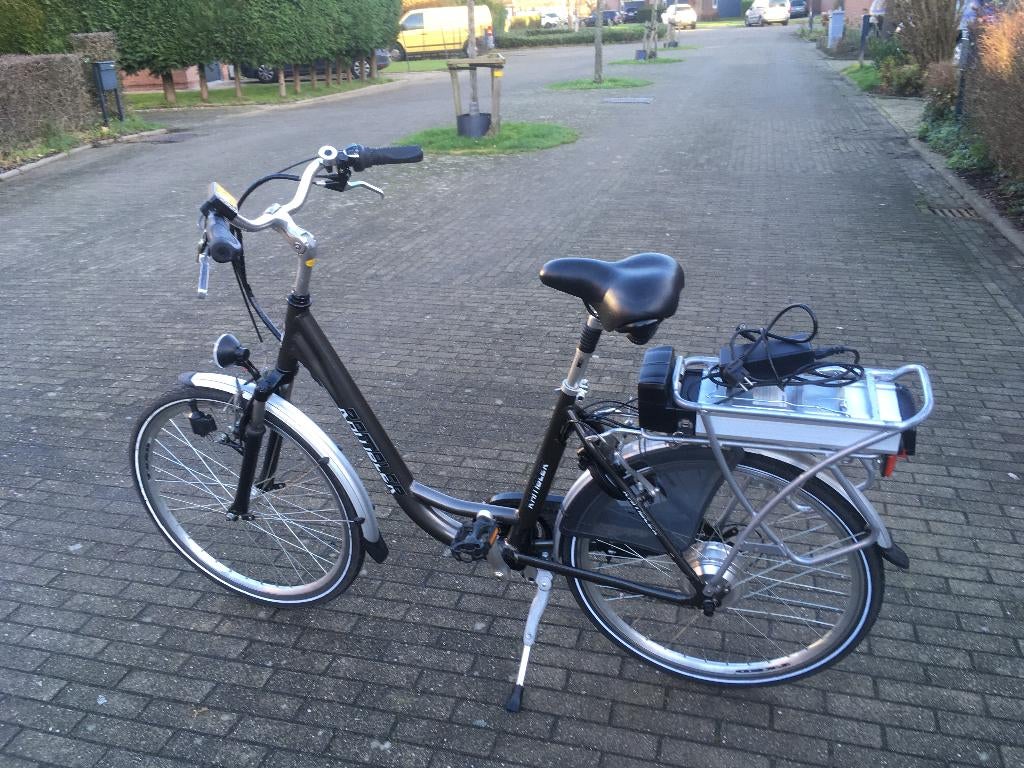 elektrische fiets, Fietsen en Brommers, Minder dan 30 km per accu, Zo goed als nieuw, 47 tot 51 cm, Ophalen