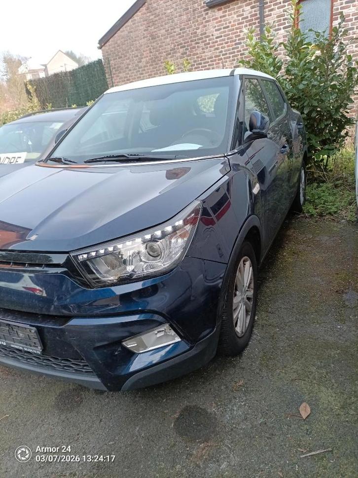 SsangYong Tivoli 1.6 e-XDi 2WD Sapphire, Autos, SsangYong, Particulier, Tivoli, ABS, Caméra de recul, Phares directionnels, Régulateur de distance