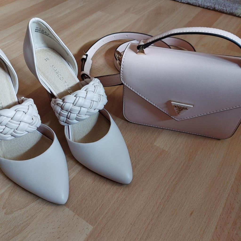 Nieuwe schoenen mt 38 met bijpassend tasje guess, Ophalen, Beige