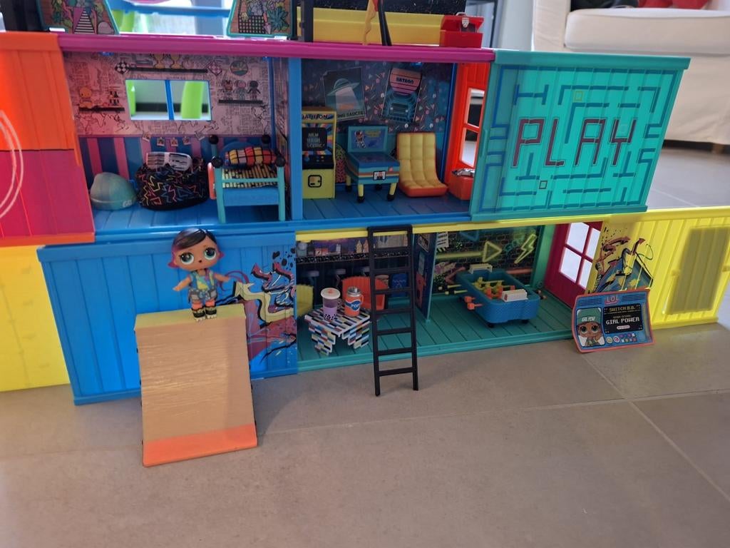 LOL Surprise huis, Ophalen