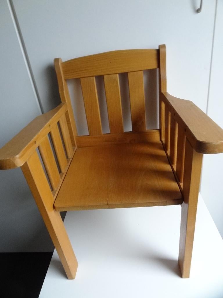 kinderstoel in hout, Kinderen en Baby's, Kinderstoelen, Ophalen
