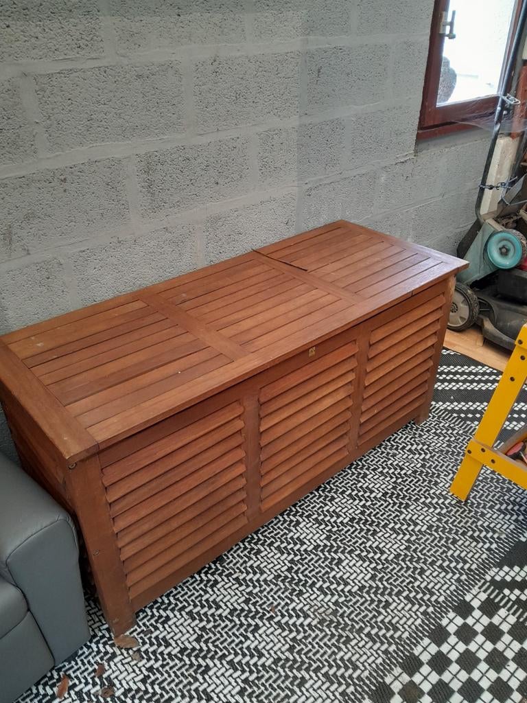 Coffre extérieur  en tek, Maison & Meubles, Accessoires pour la Maison | Coffres, Enlèvement