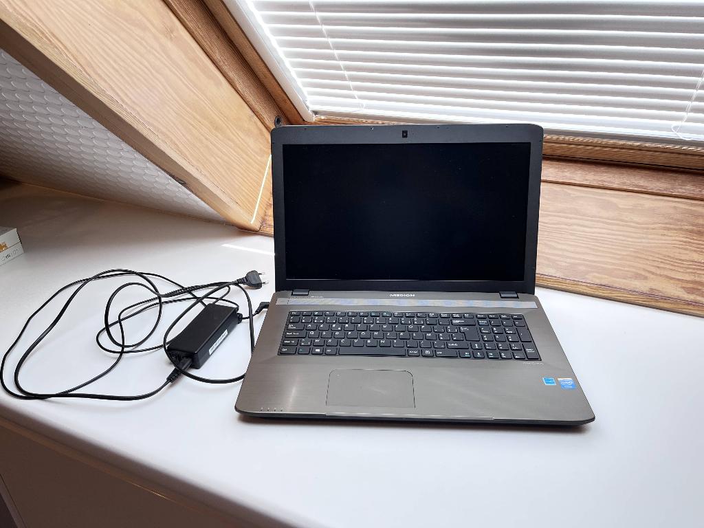Laptop Medion Akoya, Computers en Software, Windows Laptops, Zo goed als nieuw, 17 inch of meer, HDD, Minder dan 2 Ghz, 4 GB, Azerty