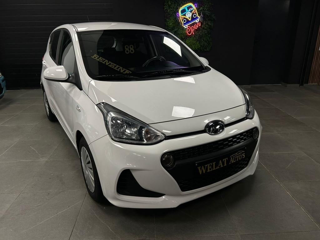 HYUNDAI i10 BENZINE 2017 TOPSTAAT, Auto's, Hyundai, Bedrijf, Te koop, i10, Bluetooth, Benzine, Euro 6, Wit, Zwart, Ophalen